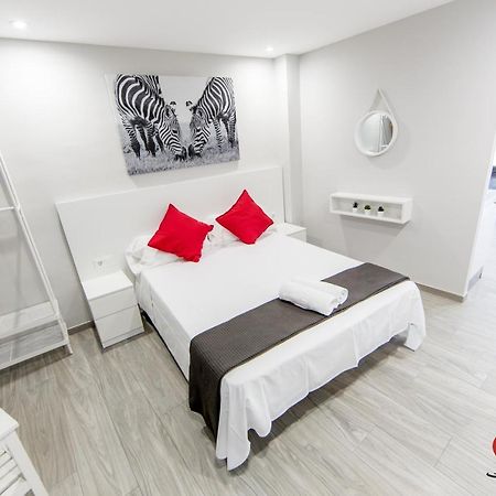 Roses Apartments Red Loft Vista Mar Lateral Eksteriør billede
